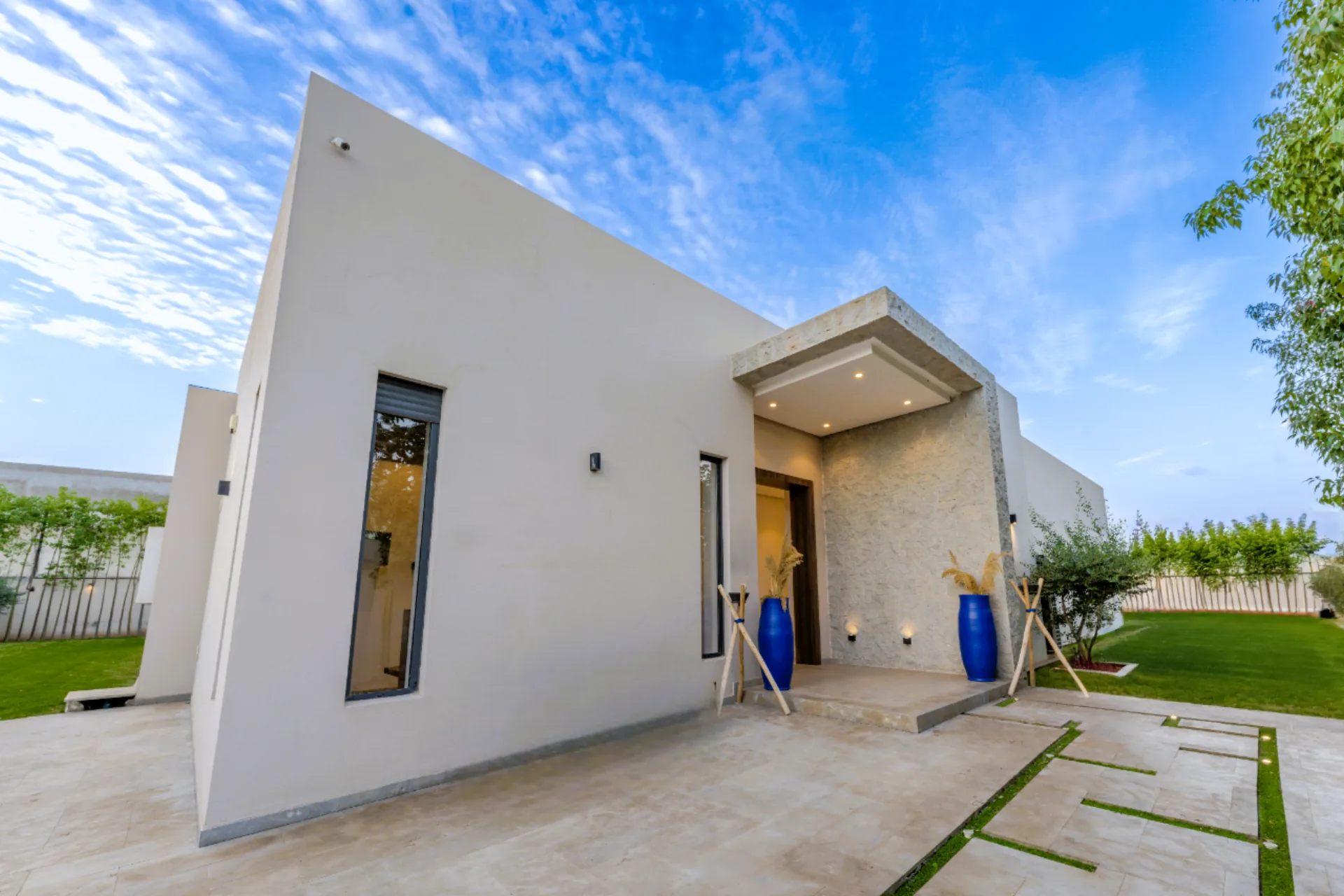 Entrée Villa Azur avec jardin privé 1200m²